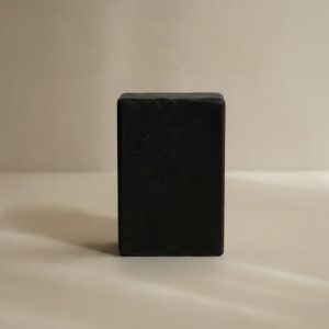 Sabonete em Barra Cilla Sappone com extrato de uva e glicerina vegetal, que limpa e hidrata a pele com suavidade e conforto.